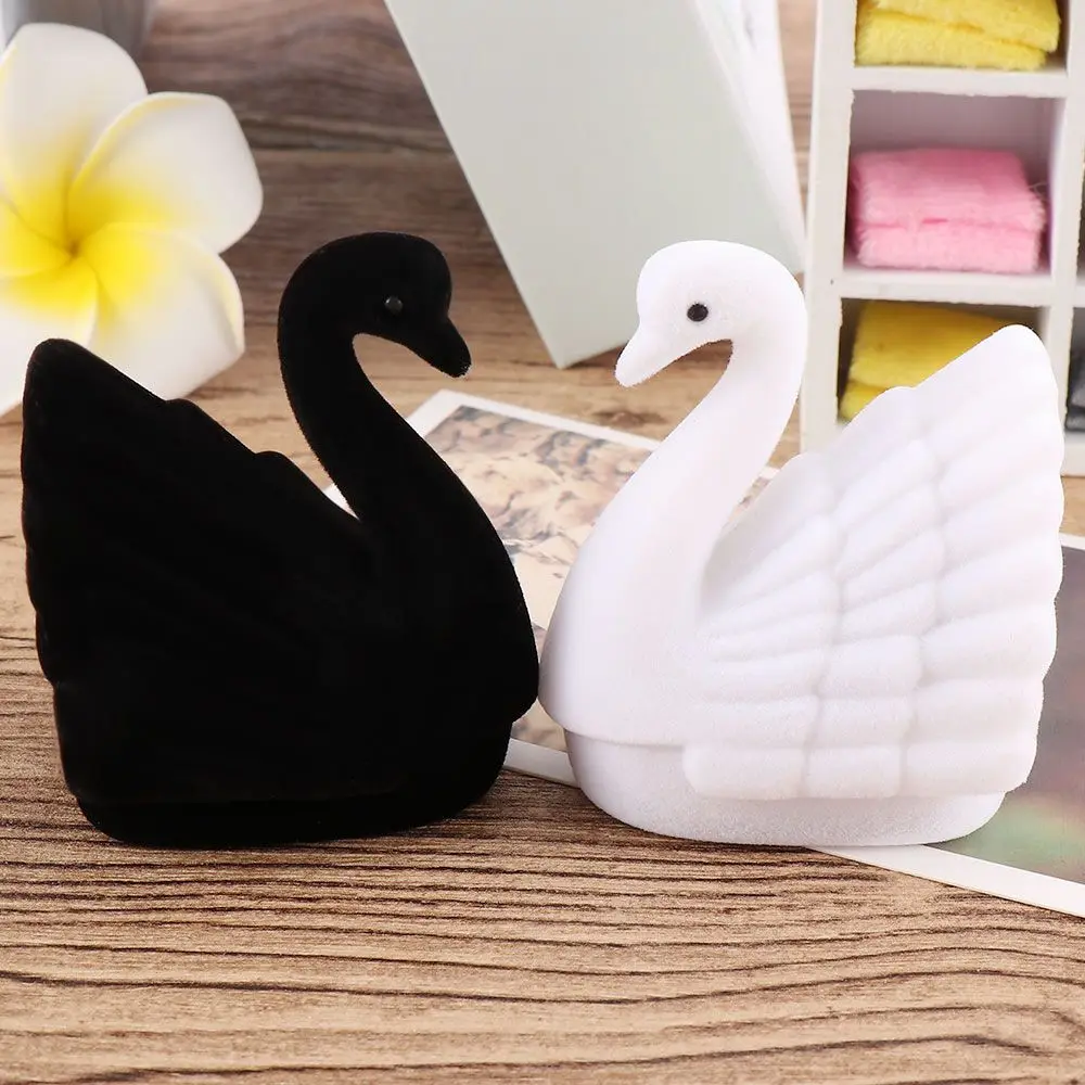 

Novelty Lovely Gift Case Display Jewelry Case Velvet Box Ring Box Necklace Box Velvet Swan