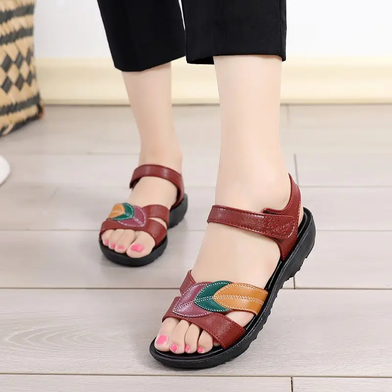 Female Summer Shoes Women Sandals Cheap Walking Shoes Women Slides Leaves PVC Mom Sandals 2024 Classic Shoes Woman Flip Flops