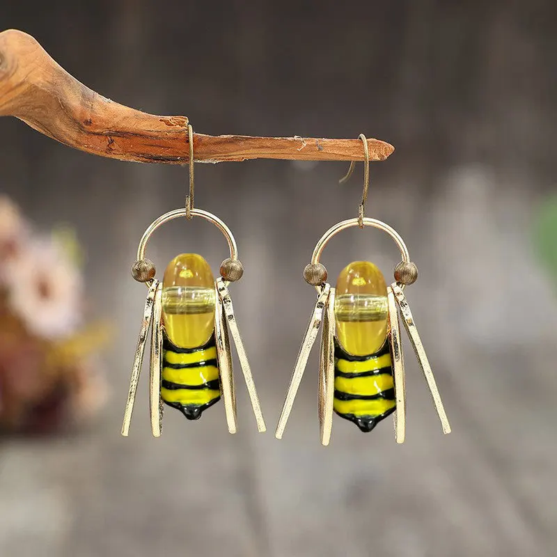 Creative Retro Multi-color Resin Bee Earrings For Women Vintage Alloy Crystal Insect Pendant Earrings Casual Party Accessories