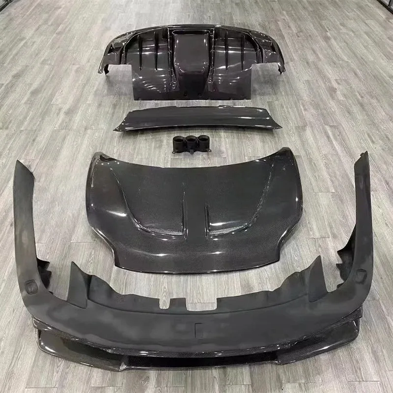 Applicable to ForFerrari 458 has been upgraded with a V-type carbon fiber body package.