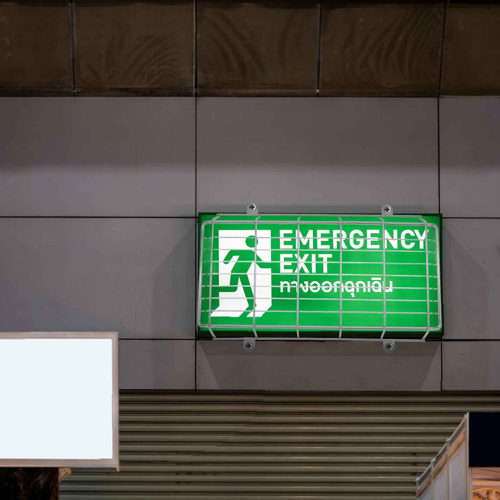 قفص معدني شديد التحمل لسلك إضاءة الطوارئ لحماية علامة الخروج، غطاء شبكي آمن مثبت على الحائط، مراكز الفنادق