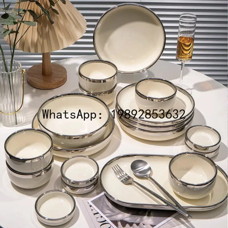 

Набор посуды класса люкс - премиальные керамические миски, тарелки, палочки для еды и столовые приборы - идеальный подарок на новоселье.