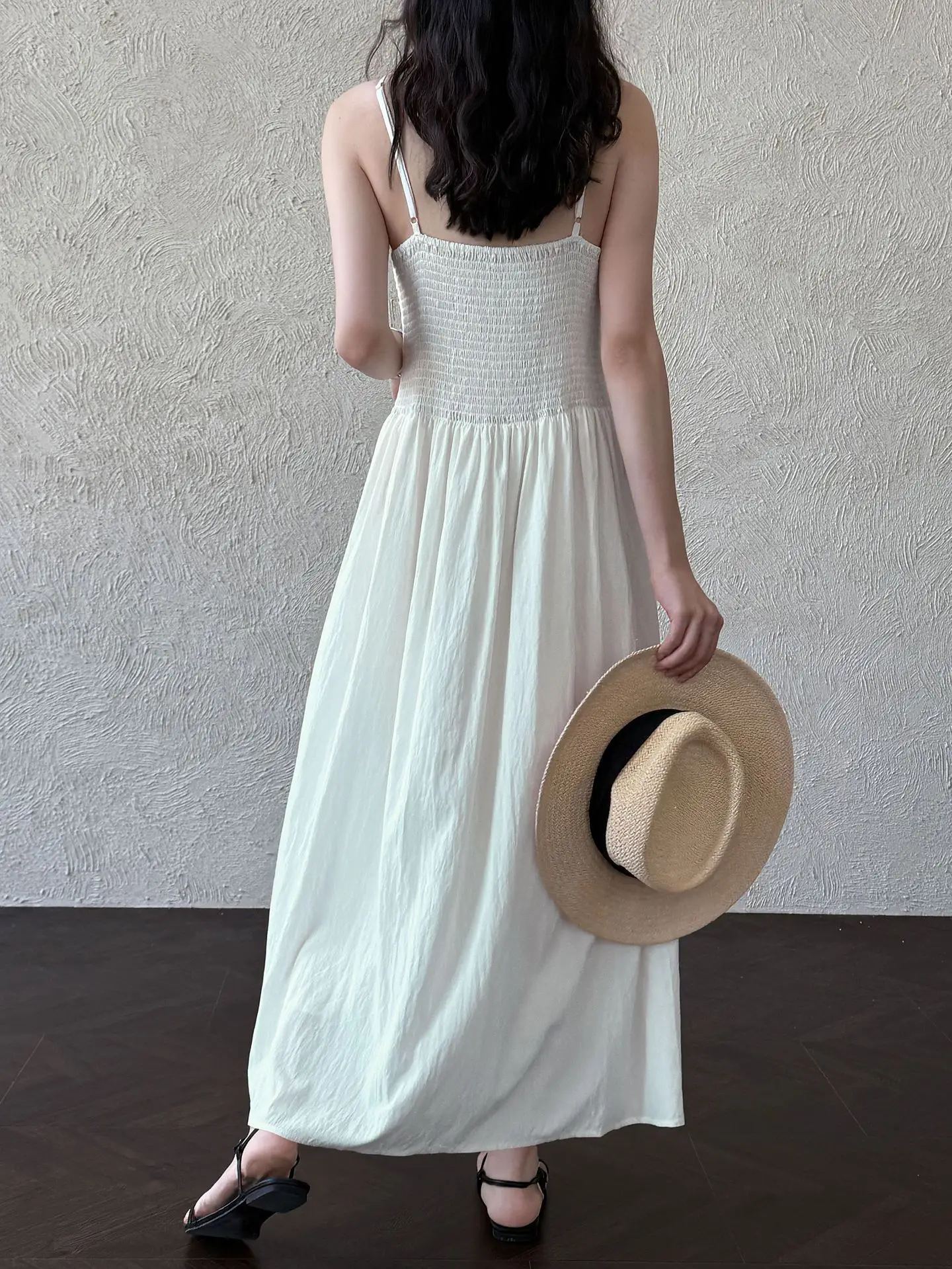 Luxi French สไตล์อ่อนโยนชุดเดรสคอวีสําหรับผู้หญิงฤดูร้อนใหม่ชายหาดสไตล์ Niche Dress 3657