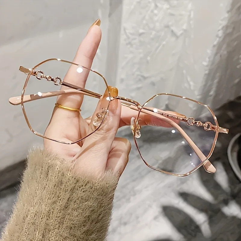 Fashionable Round Glasses with Simple and Stylish Metal Frames Durable PC Lenses Comfortable To Wear Suitable for Daily Use