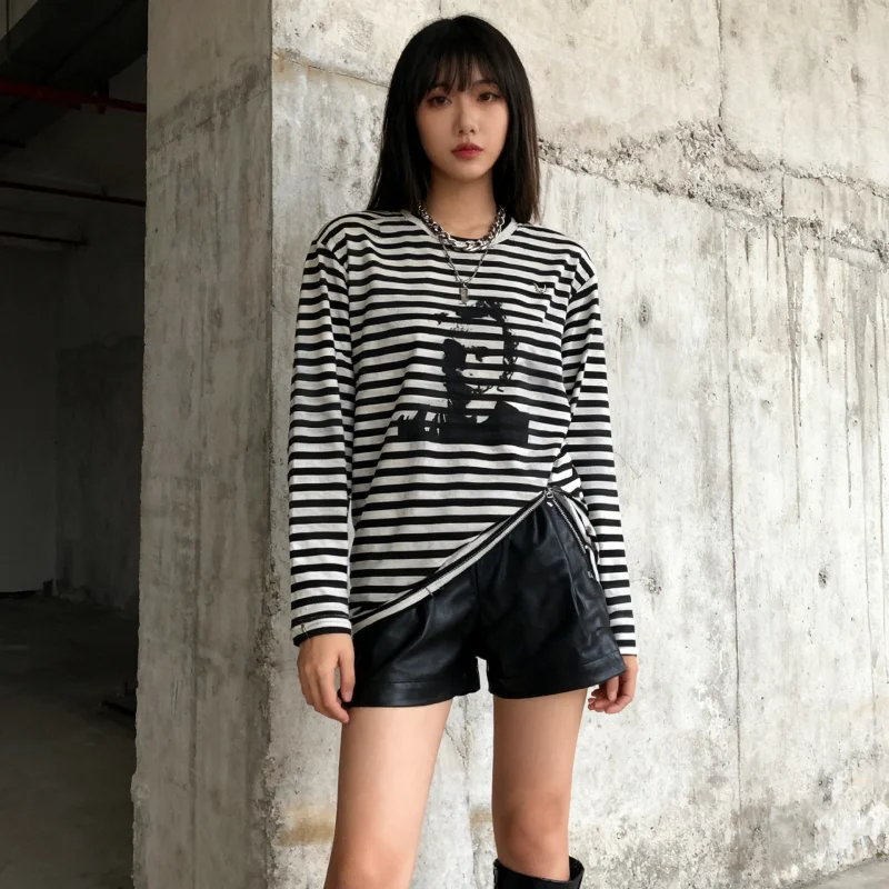 2025 Camiseta estampada preta escura estilo novo, pulôver de manga comprida com gola redonda, blusa de streetwear y2k masculina e feminina