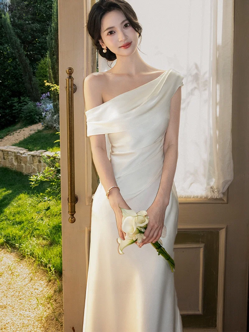 

White Satin Light Dress Engagement Female Style Long Gown Fashionable Zipper Back Shoulder Bared Wedding Dress Polyester Fiber