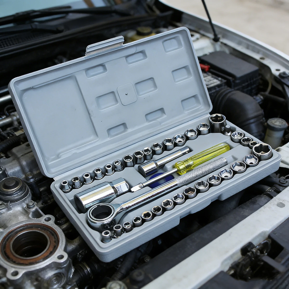 

Инструменты для разборки автомобиля, набор ключей с трещоткой, автомеханические инструменты, торцевые ключи, набор инструментов, несколько полных ремонтных автомобильных коробок