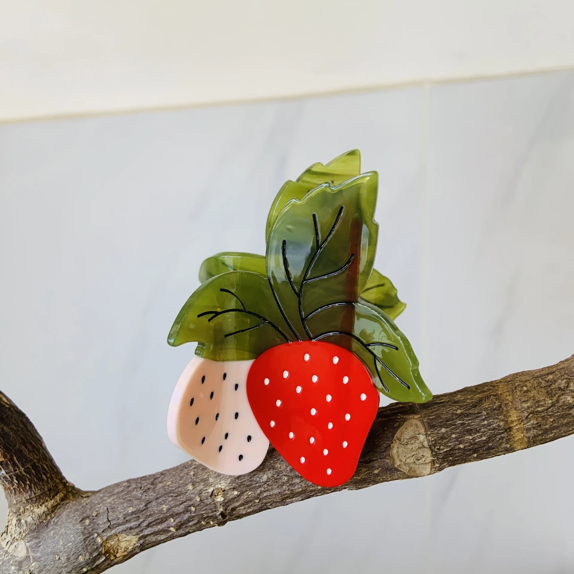 YHJ New Green Leaf Strawberry Hair Claw Fresh Fruits Design Hair Claw Clips Hair Accessories for Women for Women Girls