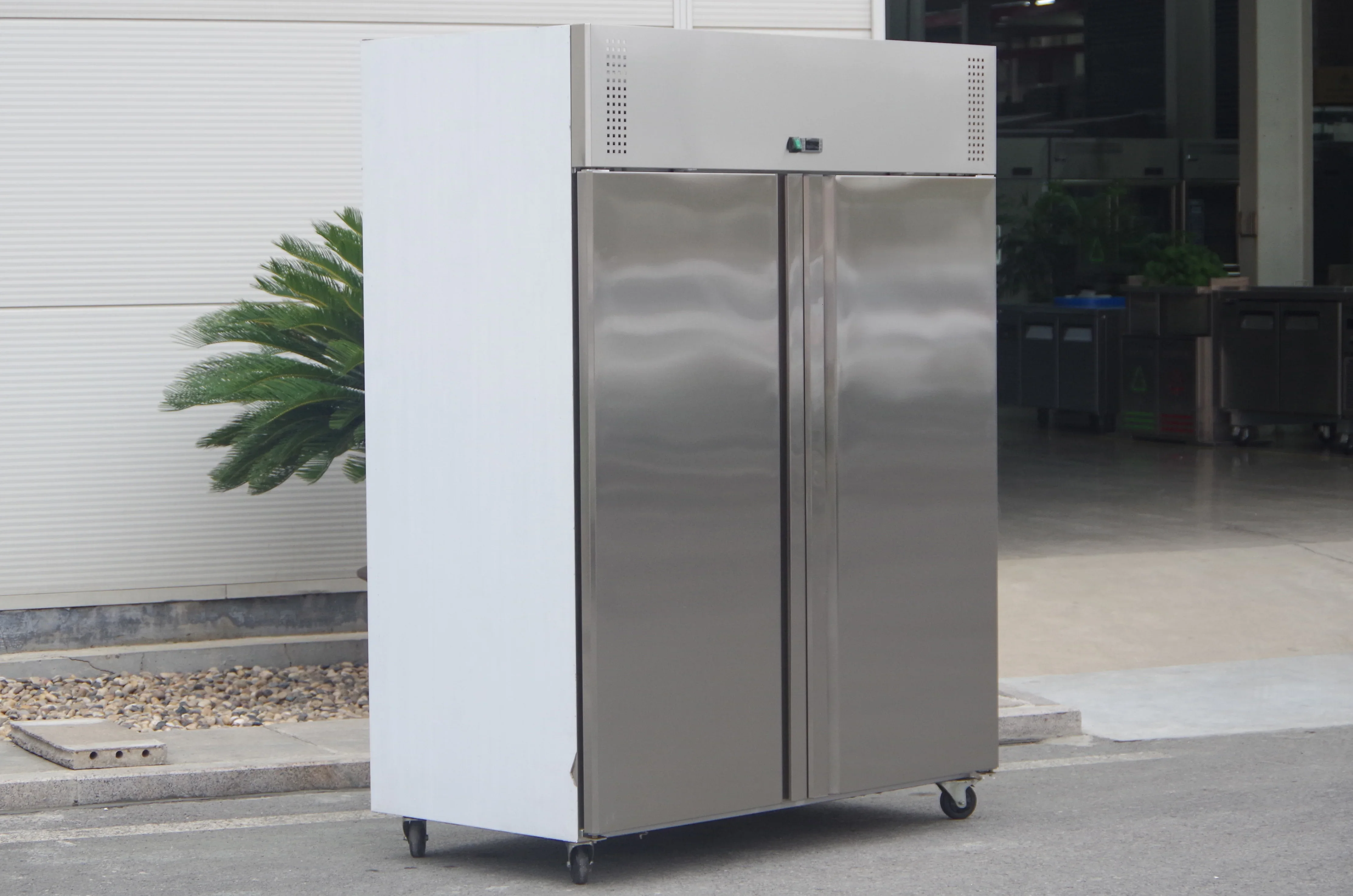 Hot Sales Competitively Priced High-quality Refrigeration Equipment Commercial Refrigerator Double Door Kitchen Vertical Refrige