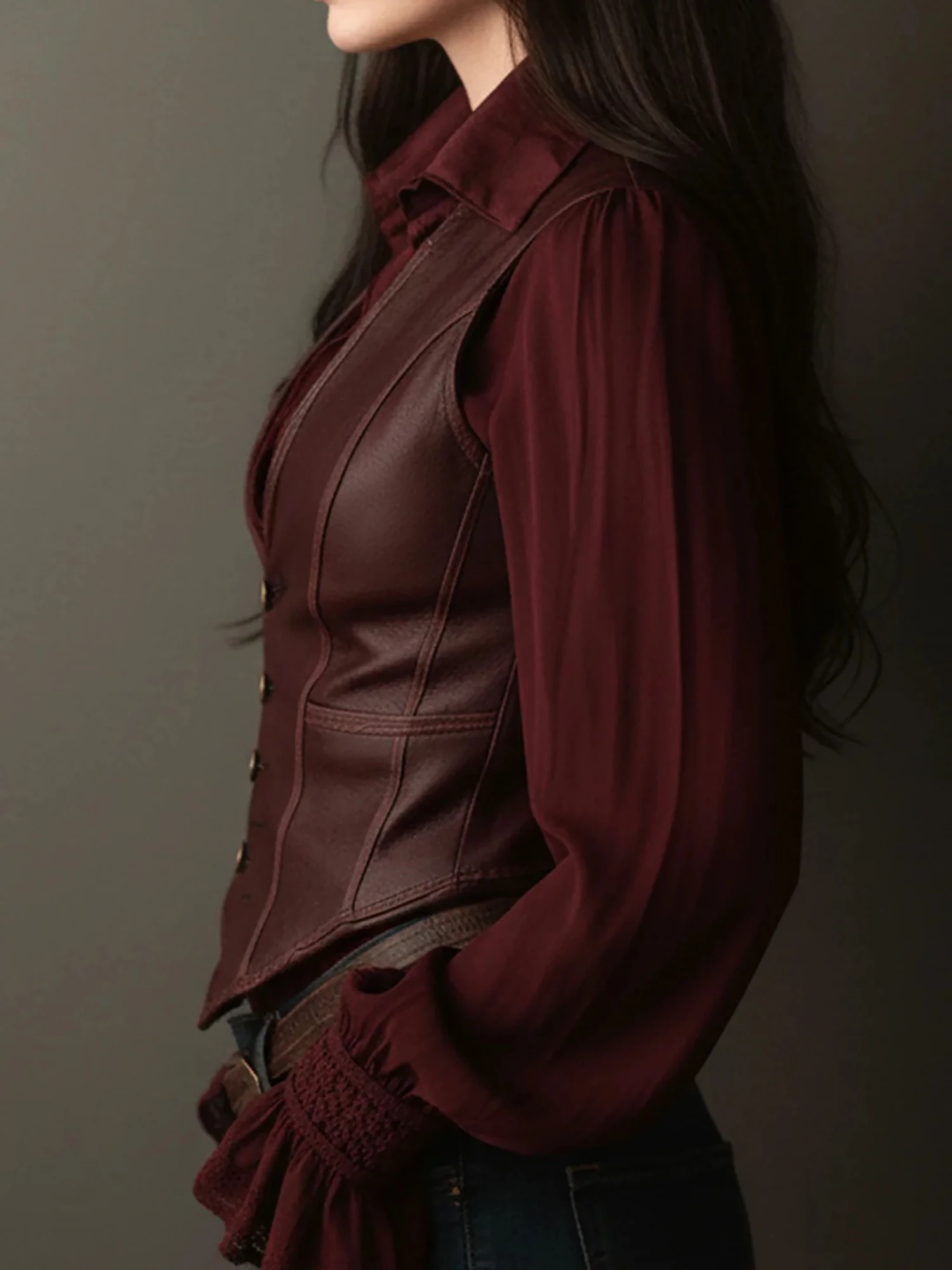 سترة نسائية من الجلد الصناعي المطاطي مع حزام وجيوب - قطع علوية نحيفة ذات صدر واحد ذهبية اللون ورقبة على شكل حرف V، مرنة ومريحة #2