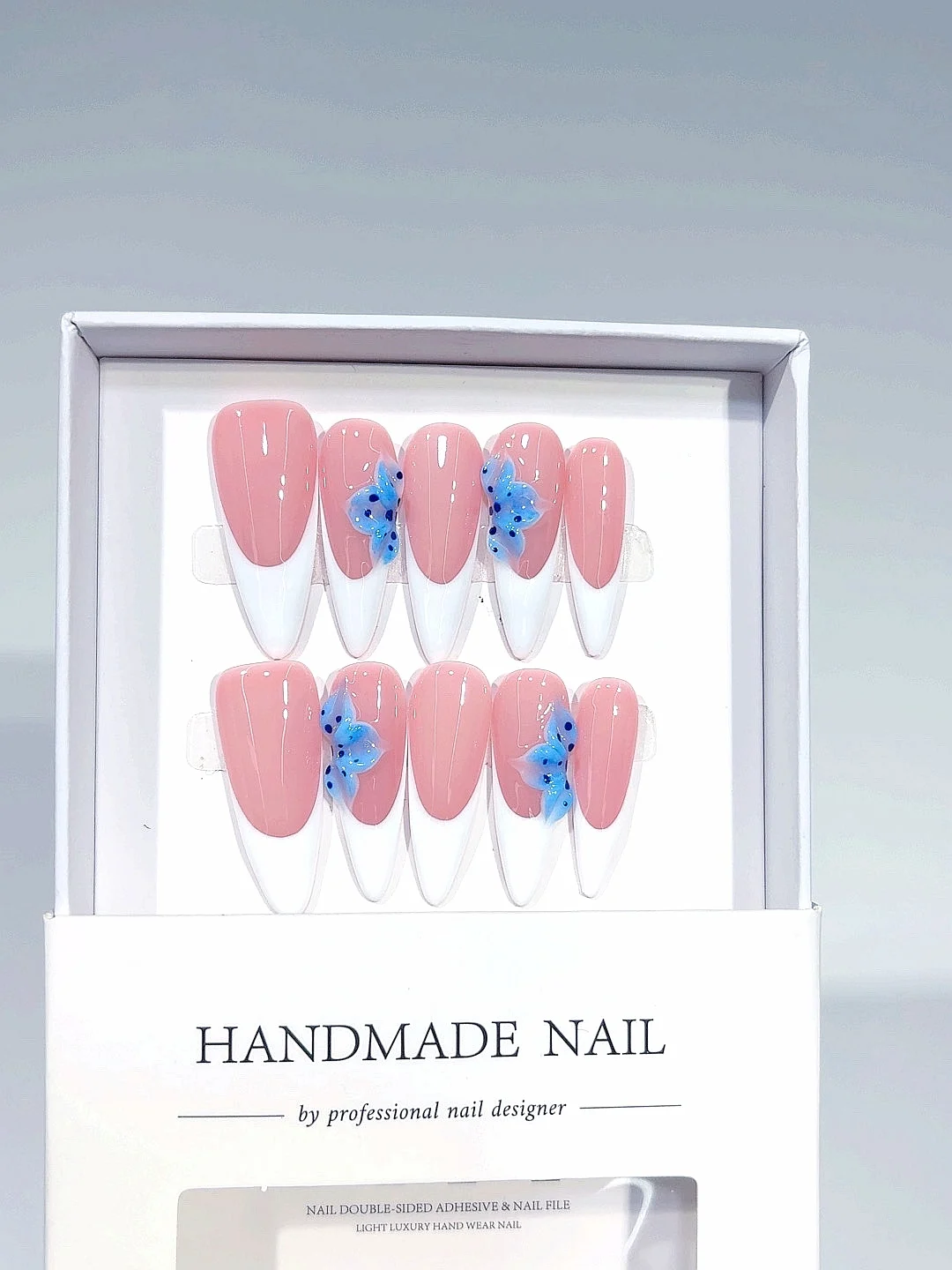 Nail art alla moda a punta di media lunghezza intagliata tridimensionale in stile francese (C391)