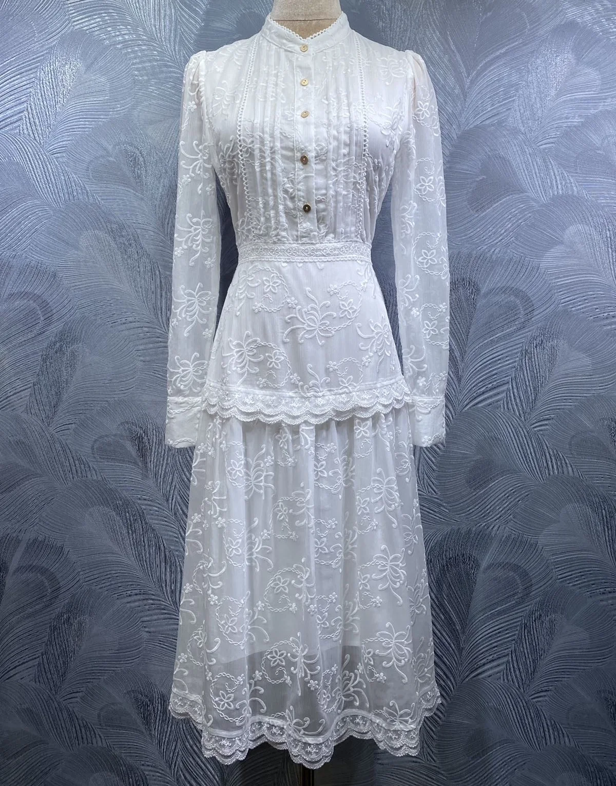 

Новое белое и красное платье высшего качества, весна-лето 2029, женское роскошное платье до середины икры с длинными рукавами и вышивкой