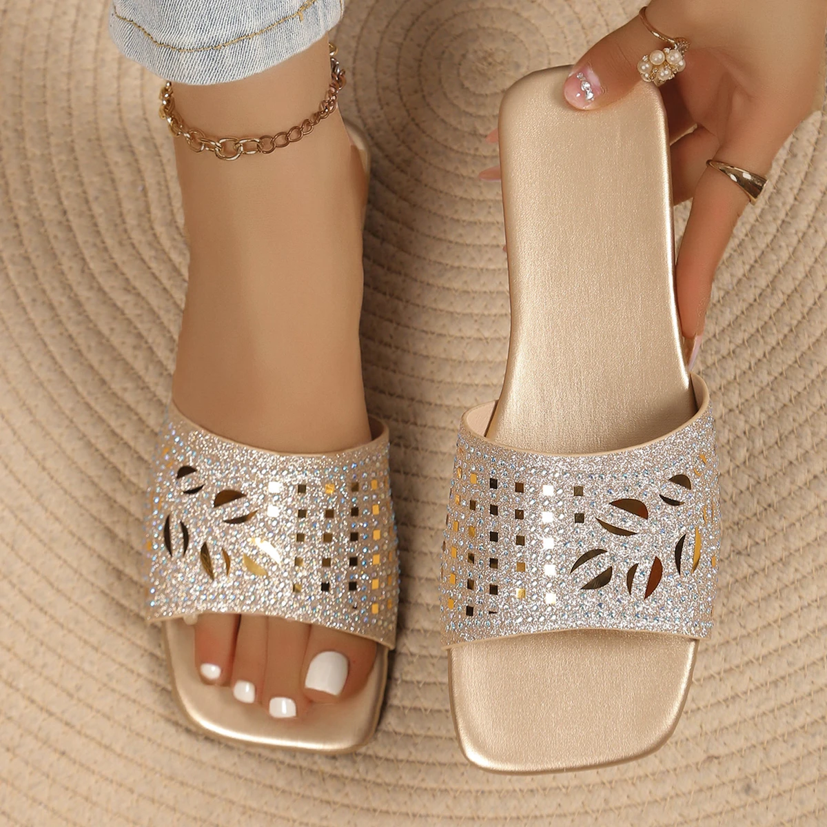 

Женские тапочки, летняя женская обувь высокого качества, модные сандалии с открытым носком, большие размеры, повседневные пляжные тапочки на плоской подошве, домашние шлепанцы, женские