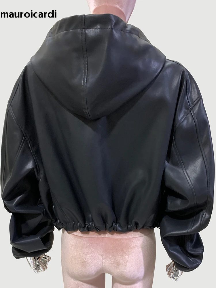 Mauroicardi 여성용 시원한 짧은 방수 블랙 PU 가죽 재킷, 후드, 긴팔 지퍼, 럭셔리 디자이너 의류, 용수철, 2024