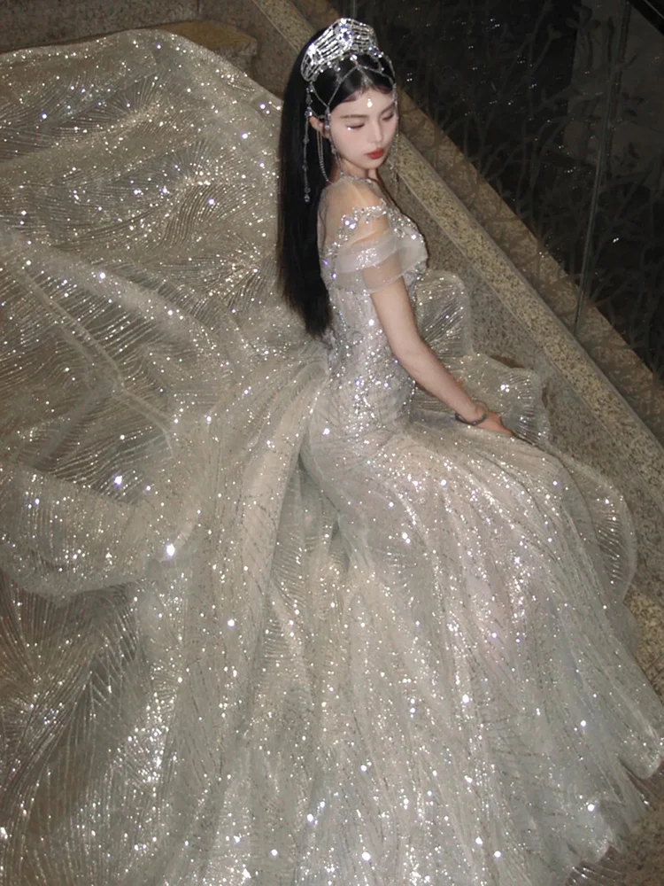 エレフィテイル ウェディングドレス 2025 新作 スリーブヘビー刺繍とエントランスフェムモデル 花嫁 高級生地