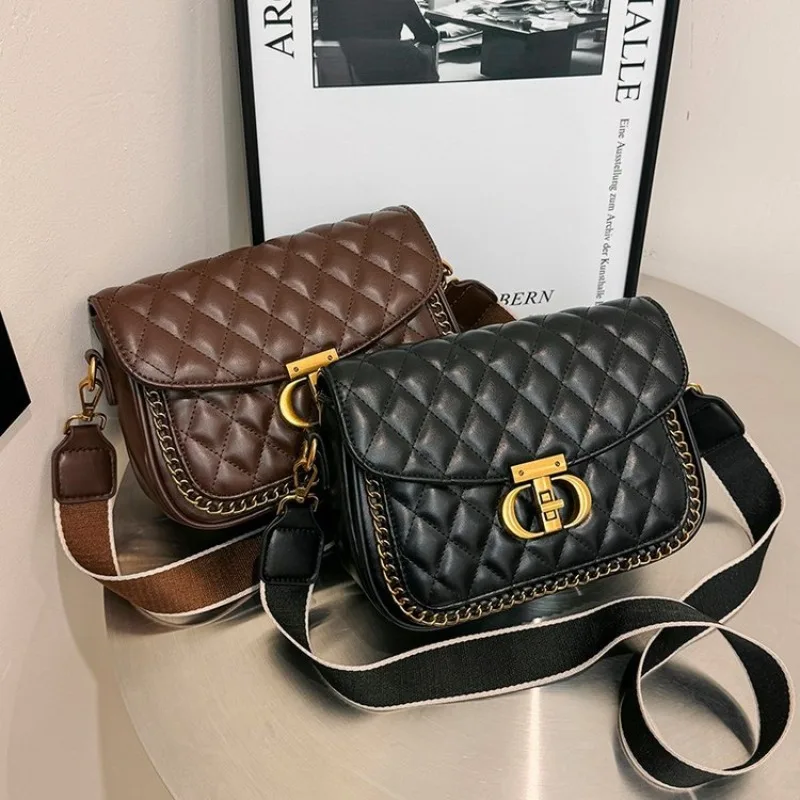 

Zipper Top Closure Tote Bag For Women Secure Shoulder Handbag Safe Carry For Valuable Items During Commute And Travel