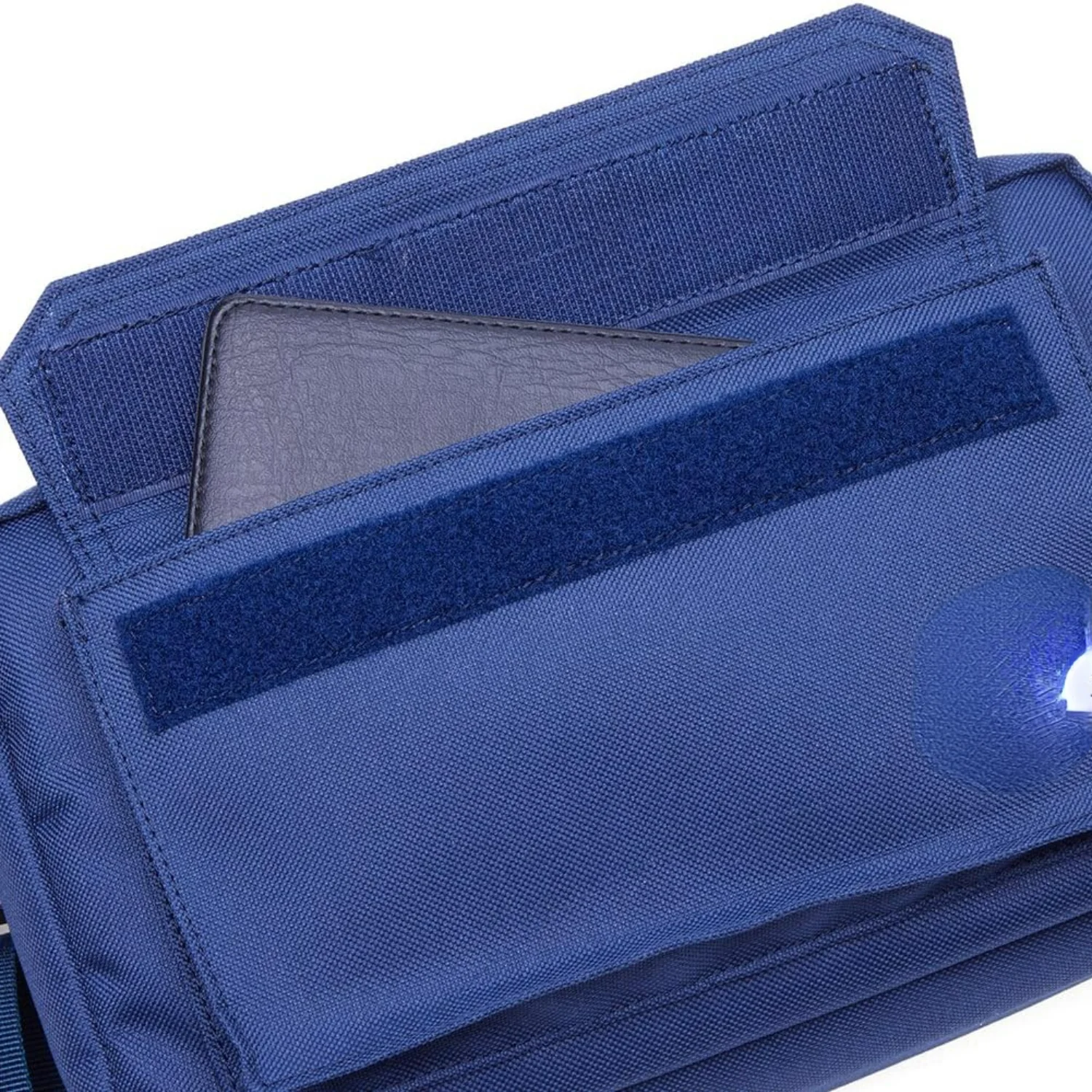 حقيبة خصر خفيفة الوزن طاردة للماء باللون الأخضر قابلة للتعديل للرجال والنساء النشط - عبوة مثالية للمشي والجري والمشي لمسافات طويلة وغيرها