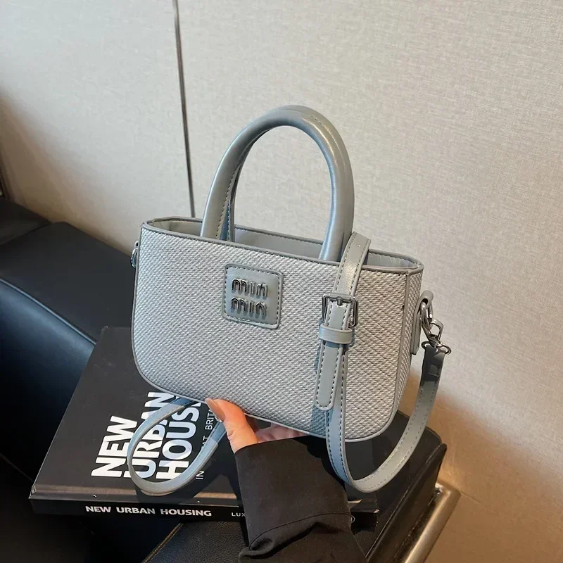 

2025 New Crossbody Bag Fashion Personality Leisure Hand Carrying Small Square Bag Small Female Trend Shoulder Bag Handbag