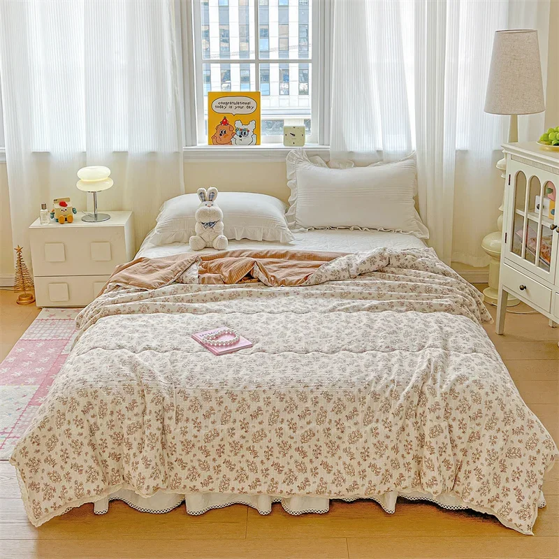 French Vintage Floral Summer Quilt with Lace Trim Super Soft Double Yarn Thin Comforter Lightweight Cozy Air Conditioner Blanket