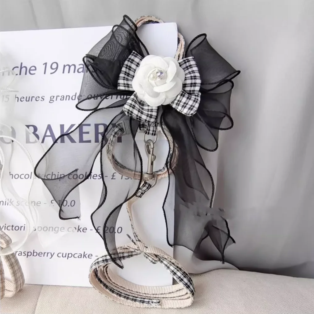 

Classic Design Camellia Flower Bow Pet Harness Leash Suit For Dog And Cat