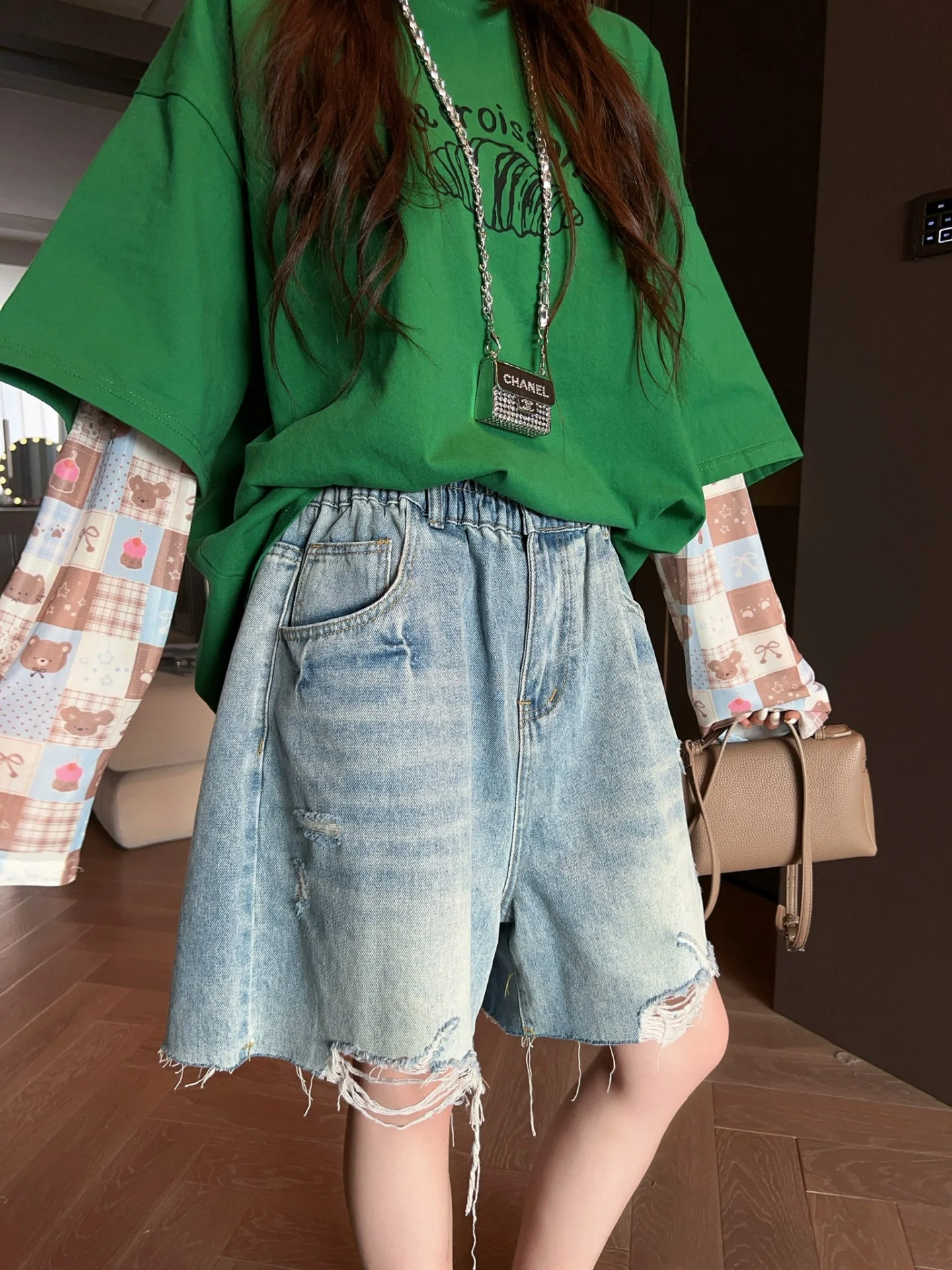 

Light Wash Ripped Denim Shorts Women's Summer Loose Casual Slimming Straight Leg Pants MRS SHAO 2026 New Style