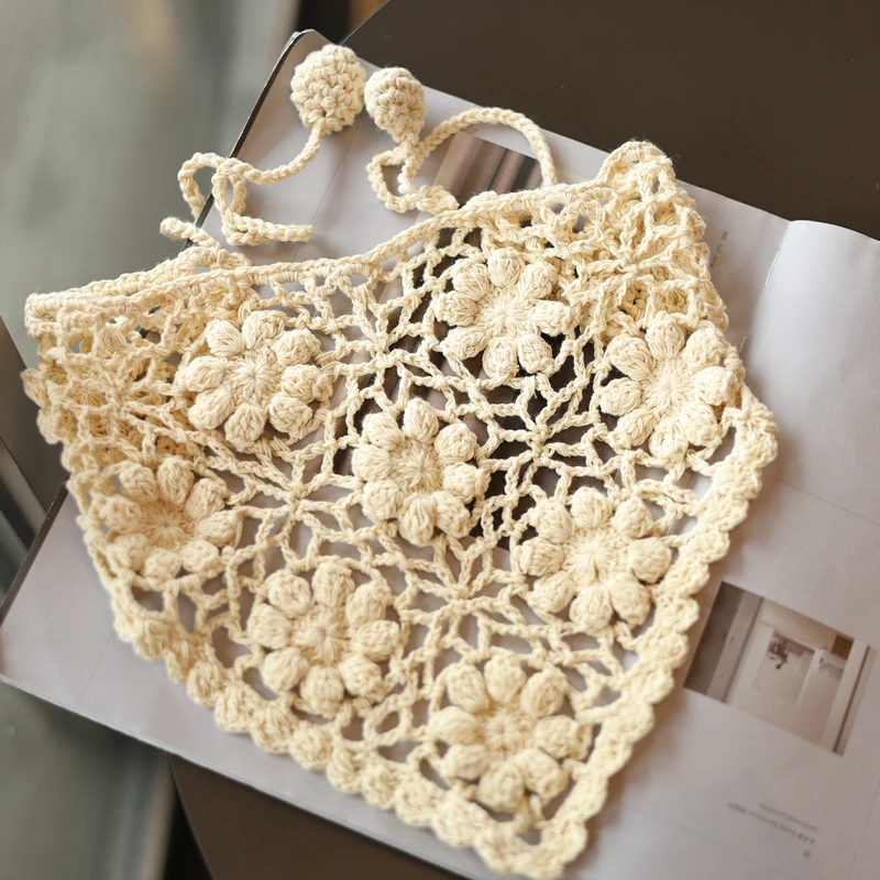 

Niche Literary Artistic Hollow Crochet Versatile Triangular Headscarf women Sweet Atmosphere Knitted Flower Knittede Headband