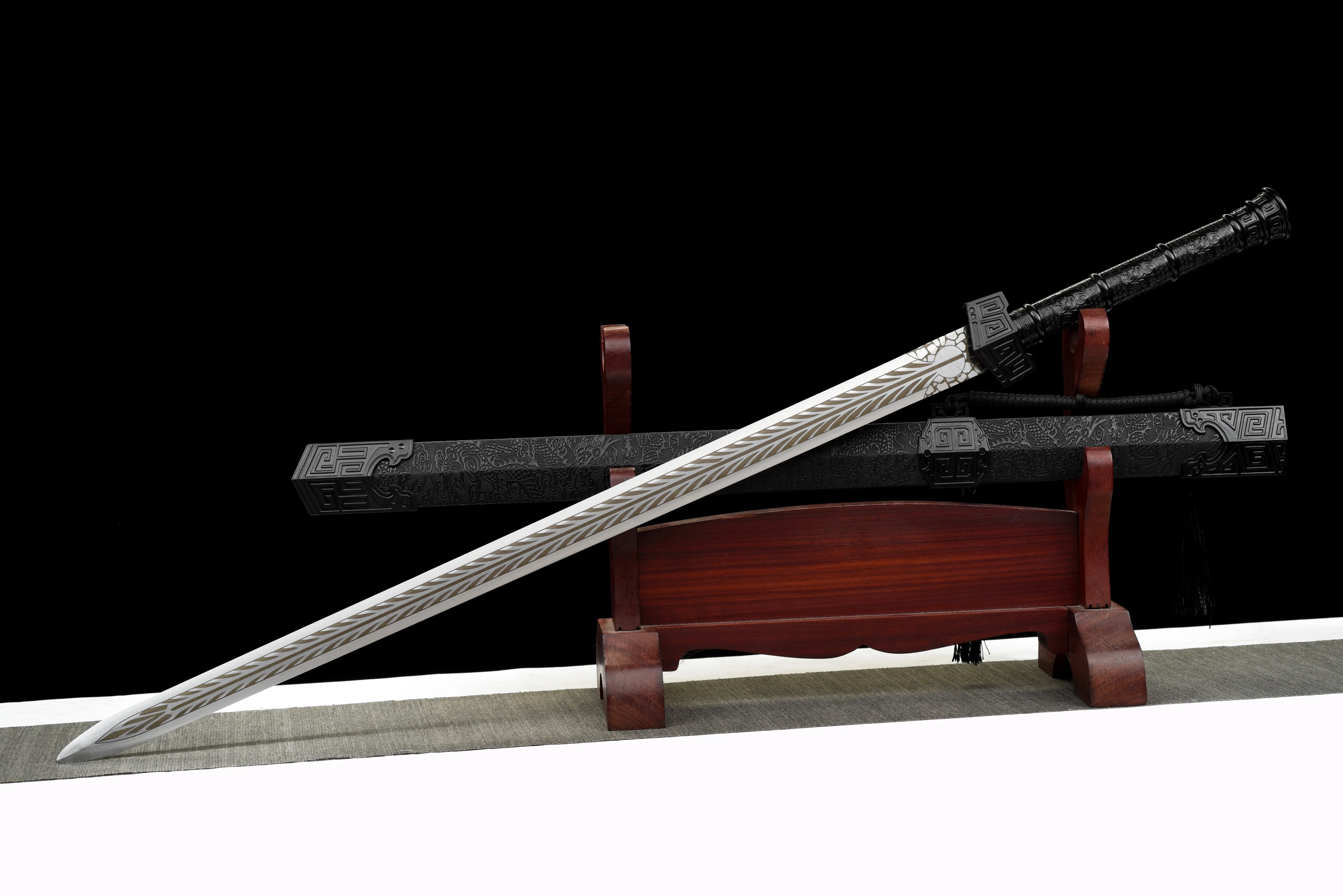 101cm Japanese Black Dragon samurai sword, collected by katana martial arts enthusiasts, medieval cosplay battle preparation,