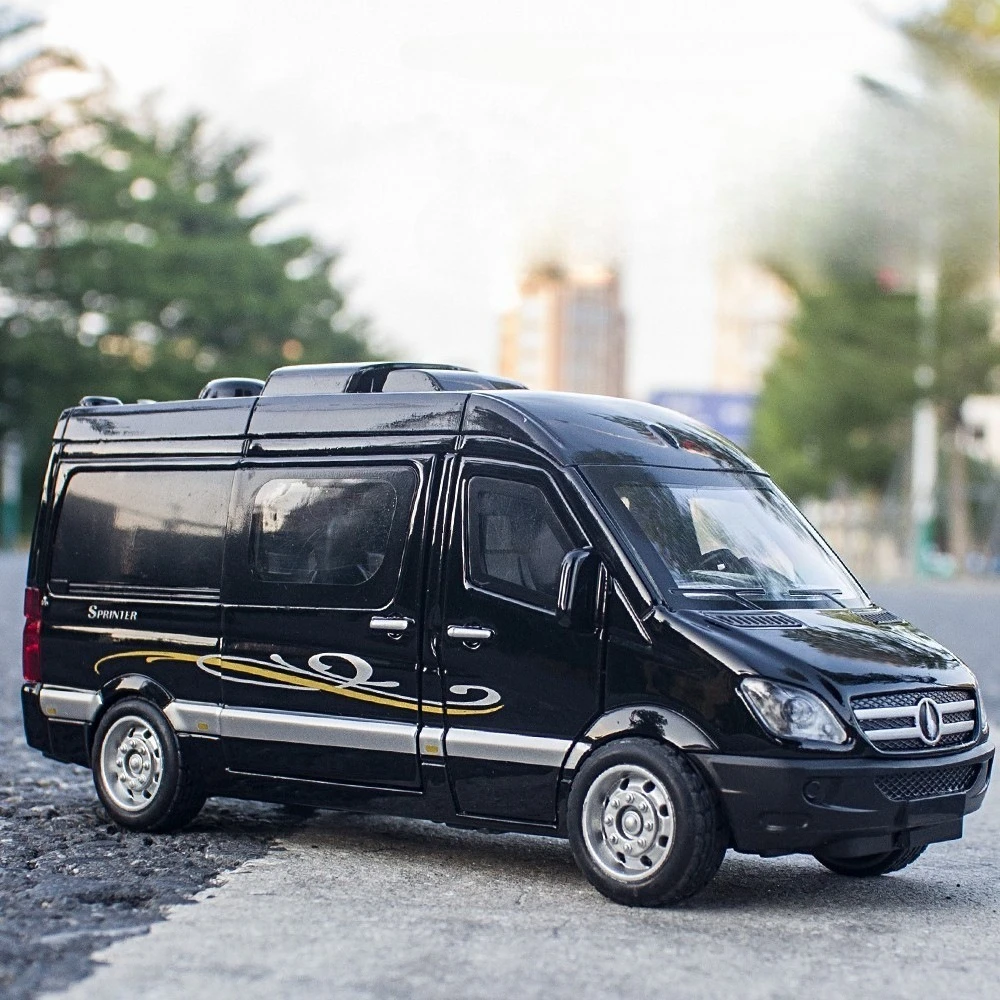 1:32 スプリンターRVおもちゃ車モデル合金ダイキャスト車両プルバックライト付きMPVバンミニチュアモデル男の子へのギフト
