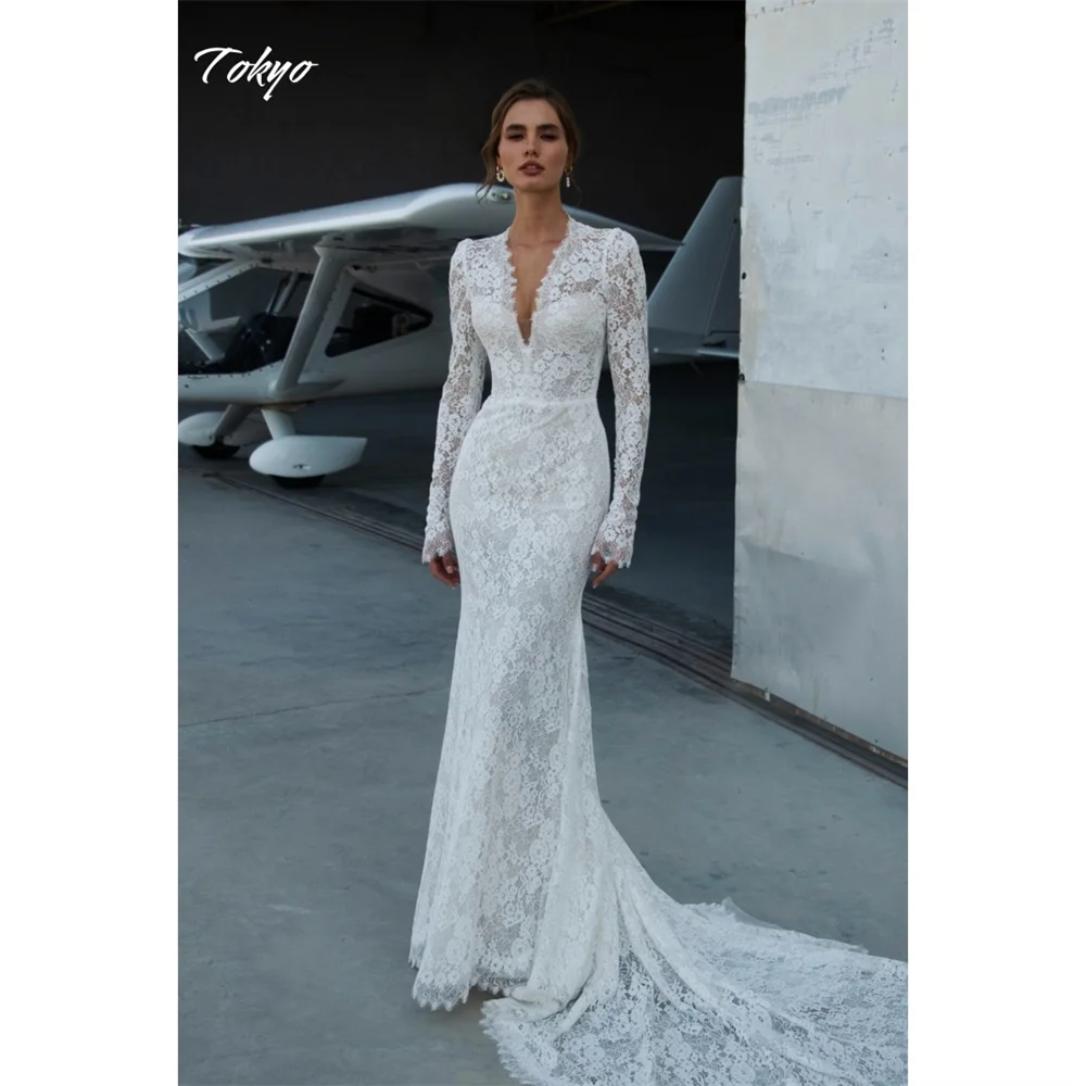 Tokyo Maßgeschneiderte weiße Brautkleider mit V-Ausschnitt, langen Ärmeln, Reißverschluss hinten, Spitze, Brautkleid 2025, Hofschleppe, Meerjungfrau-Hochzeitskleid