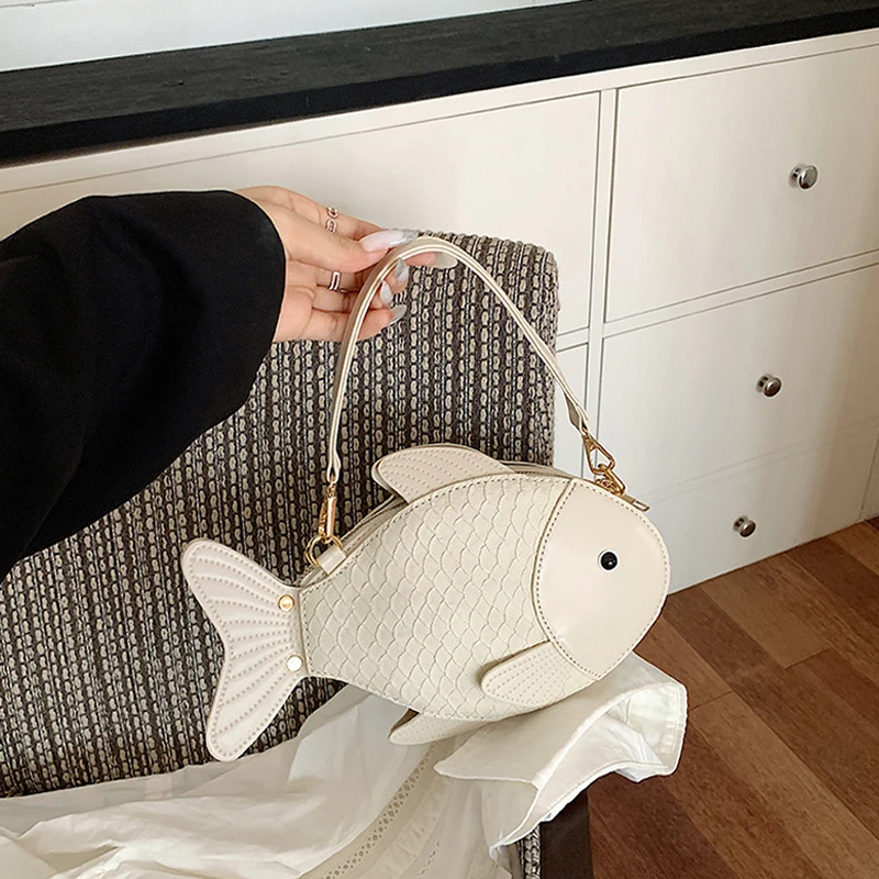 Koi-Fisch-förmige Umhängetasche, Damen-Sling-Bag, Kreative PU-Handtasche, Niedliches Einzigartiges Design für den täglichen Arbeitsweg, Münzbörse – Detail 11
