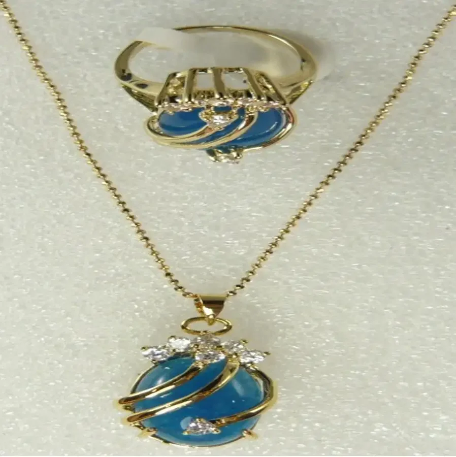

New Women's Ring/Necklace jewelry set