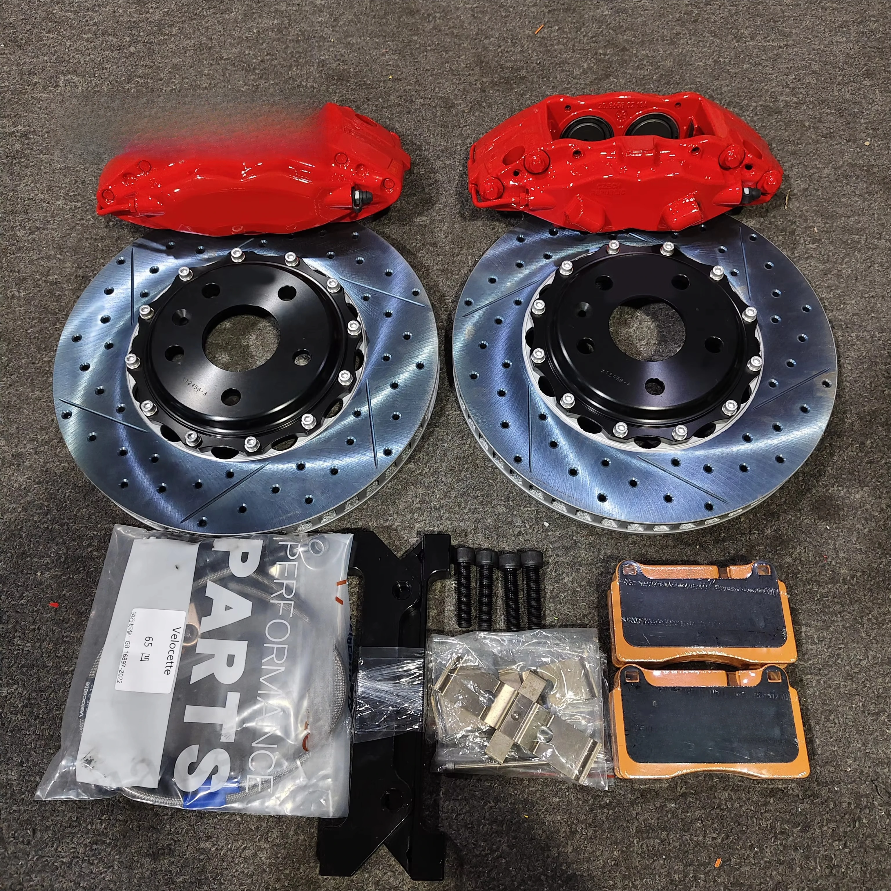 Caliper 4 piston Auto car Brake System Brake Kit Pad Disc Rotor With 330mm For VW MK7 Dodge Honda Accord civic bmw e46 325i e36