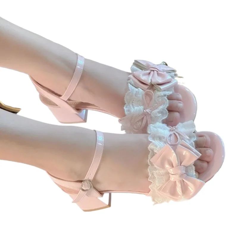 2026 Neue Damen Blockabsatz-Sandalen mit Schleife, elegante Knöchelriemen-Hochzeitsschuhe, romantische offene Zehenpartie für Damen