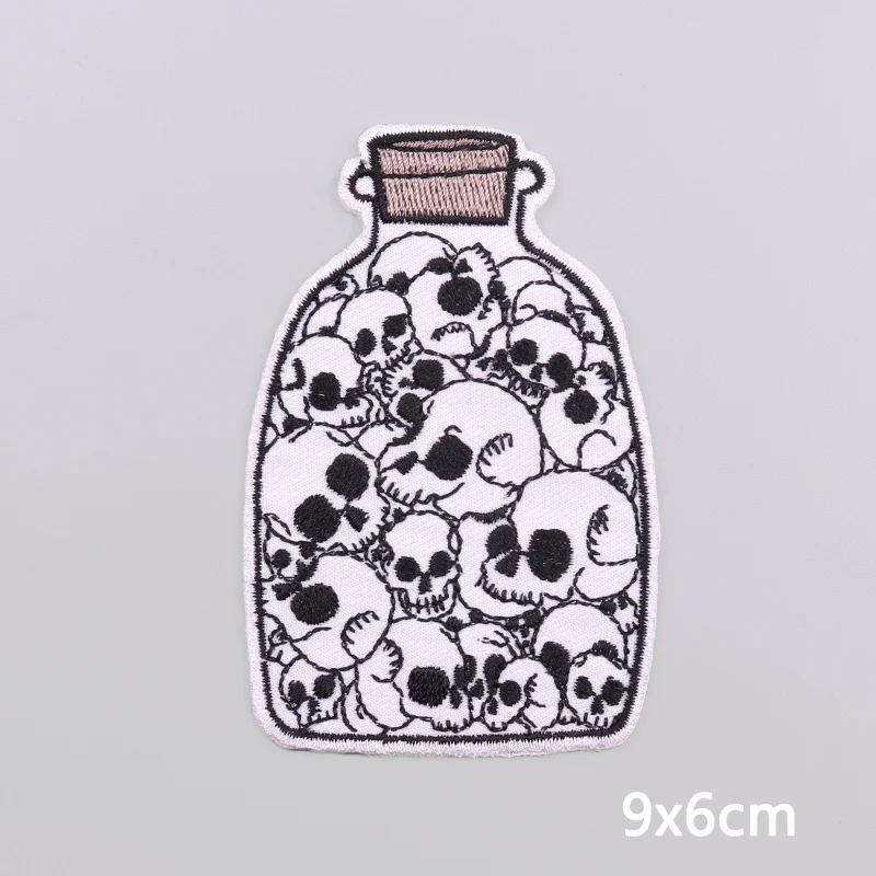 1-5 PCS Skeleton Love Patch Embroidered Patches For Clothing Punk Skull Patch Iron On Patches On Clothes Fusible/Sewing Applique