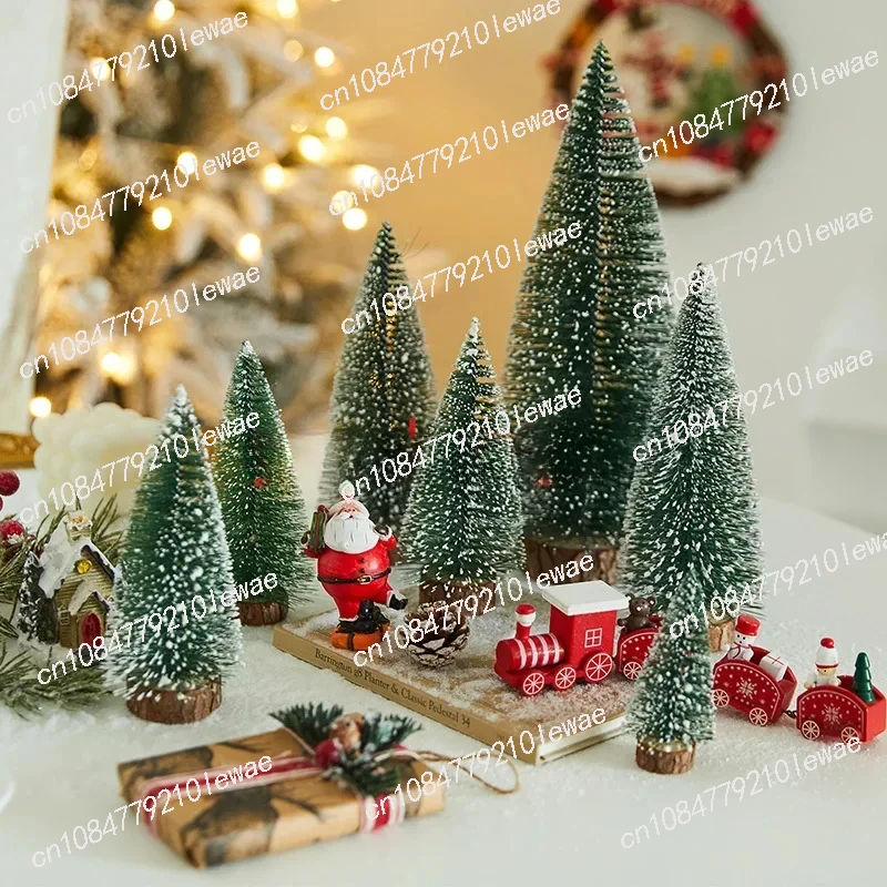 Christmas mini Christmas tree table ornament stained with white snow scene small pine needle tree