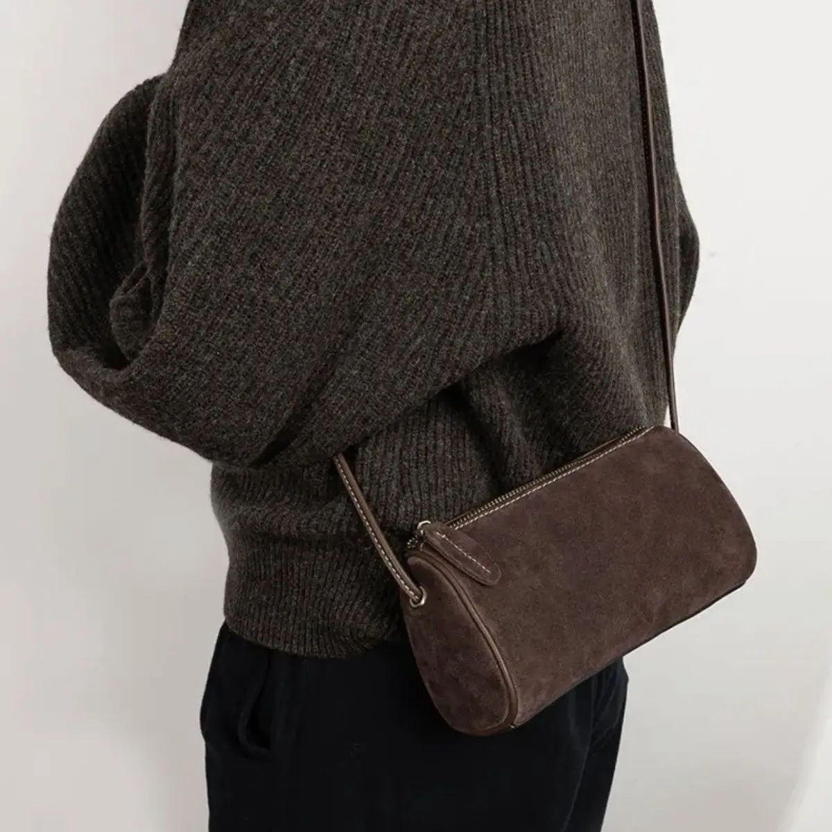 2026 new style Melard wind suede PU women's bag retro round cylinder matte business single shoulder cross-body bag Boston bag