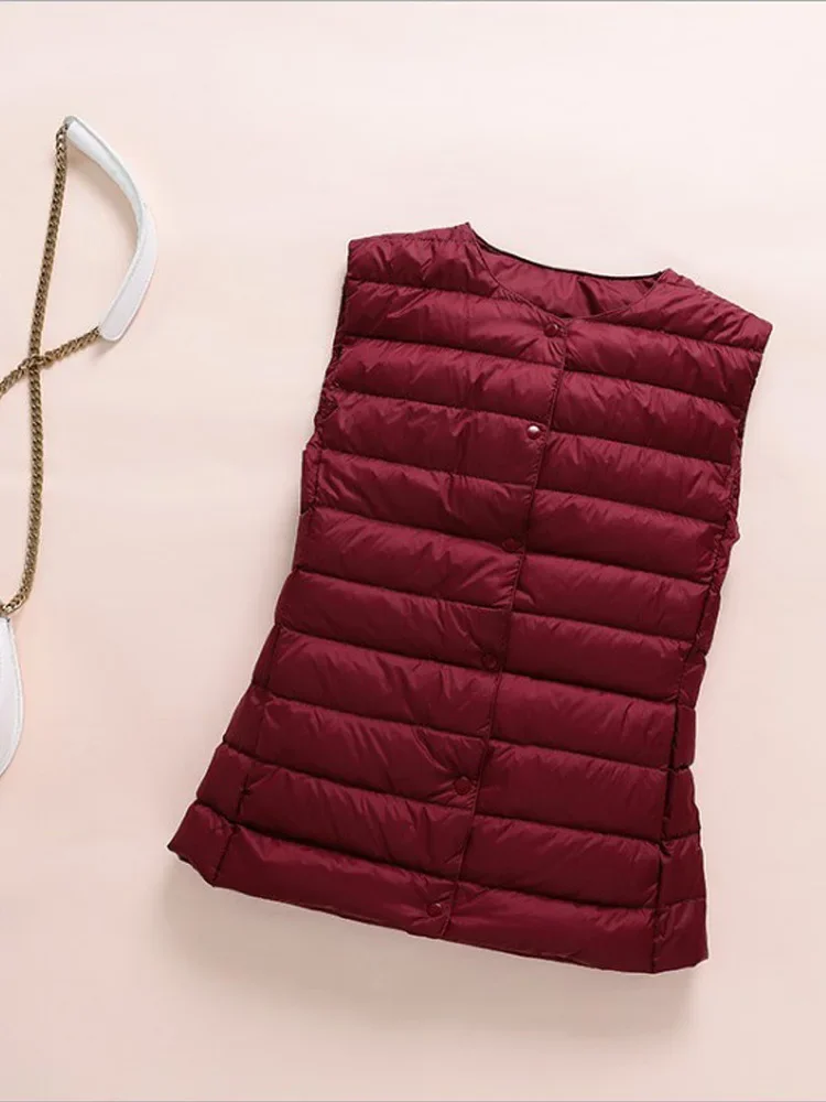 Gilet in piumino ultraleggero da donna 2025 Nuovo autunno inverno femminile Gilet in piumino d'anatra imbottito con piume calde senza maniche