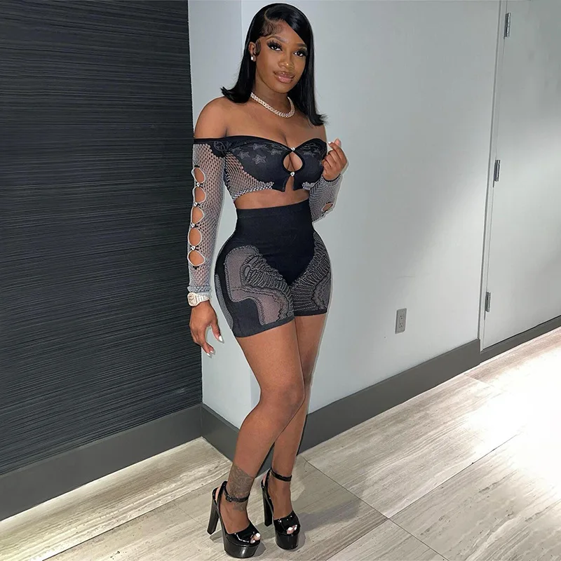 

2024 New women's one shoulder long sleeved open navel top with high fitting and slim fitting shorts integrated knitted set
