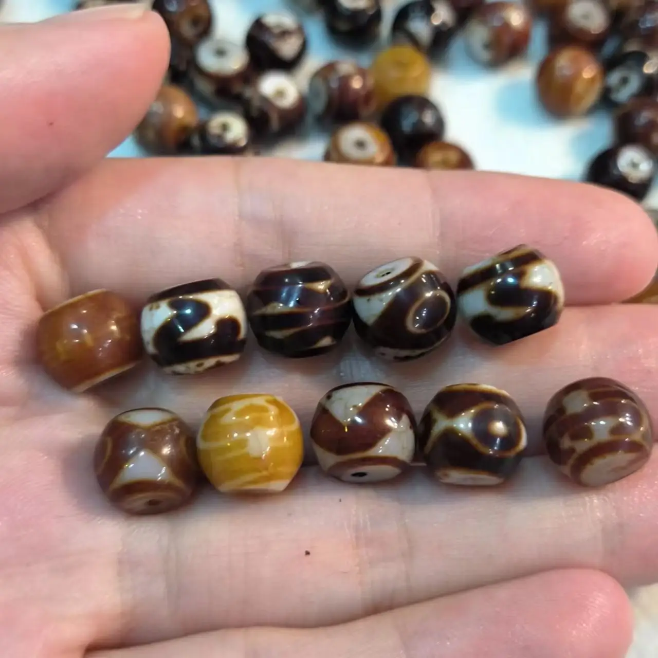 30pcs/lot natural agate dzi wholesale brown weathered pattern rare breed retro ethnic style accessories gem jewelry amulet diy