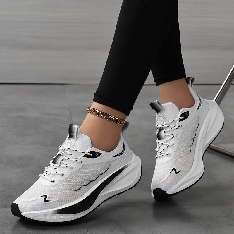 Neue atmungsaktive Damen-Sportschuhe aus Mesh, lässige Laufschuhe mit Stoßdämpfung, erhöhter Sohle, weicher Sohle, bequem, koreanischer Reise-S – Detail 2