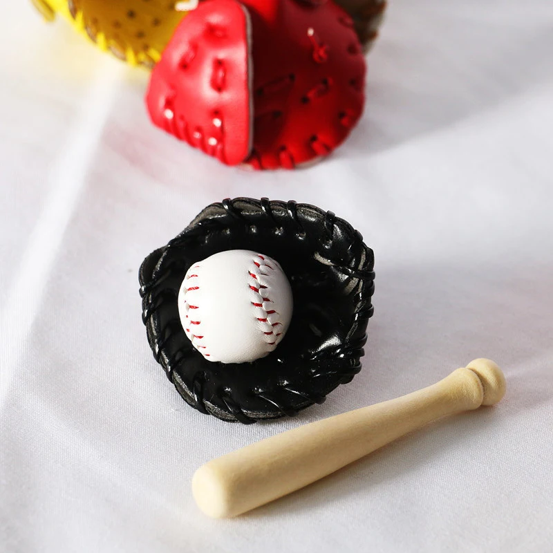 Lovely Sports Baseball Bat And Ball Set Unisex Newborn Baby Photography Props Mini Decorative Miniature Model Doll House