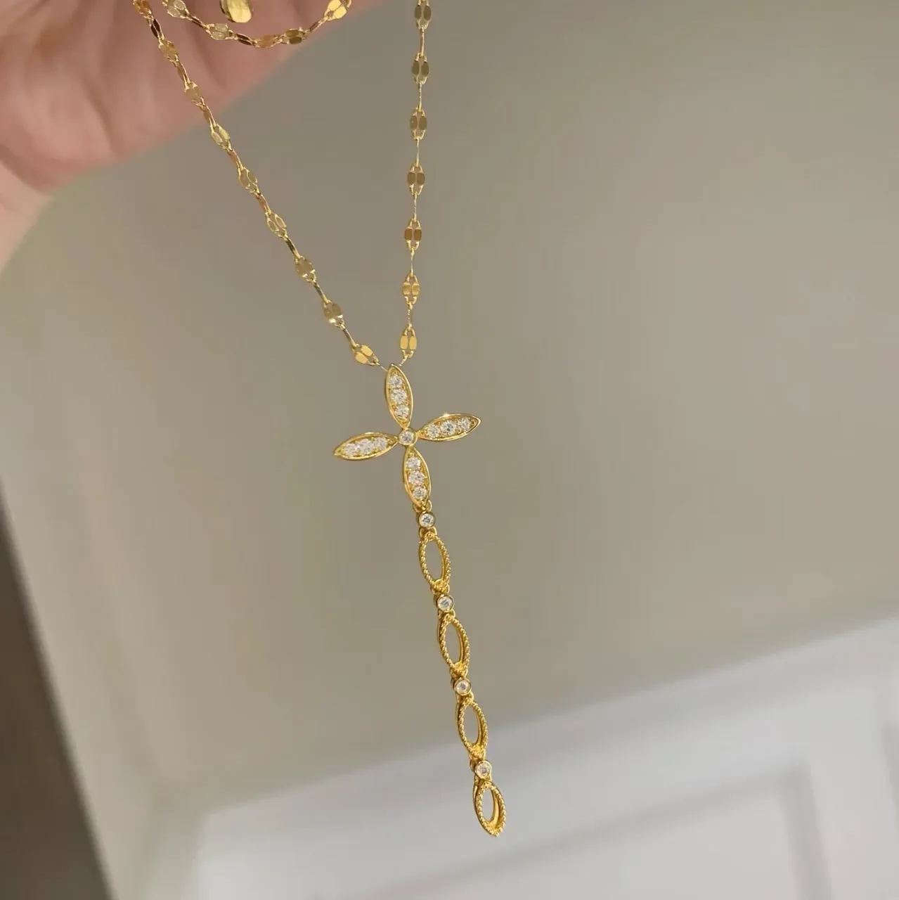 

9999 24K real gold four-leaf clover leaf cross necklace interlocking personalized high-end zircon clavicle chain