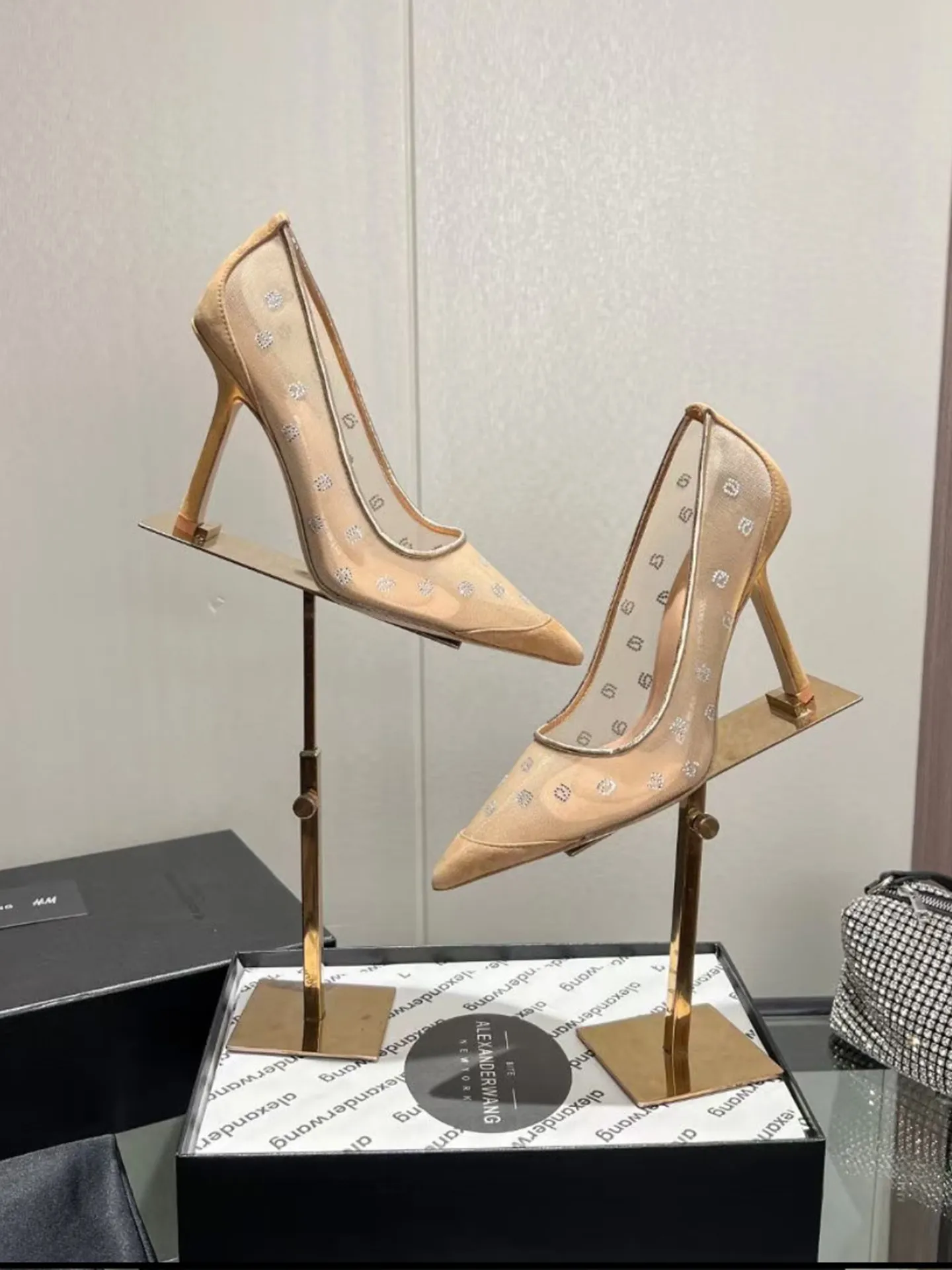 2026 New Summer Beauty Lace Mesh Breathable Fine Heel High Heels Sexy Pointed Water Diamond Style Single Shoes