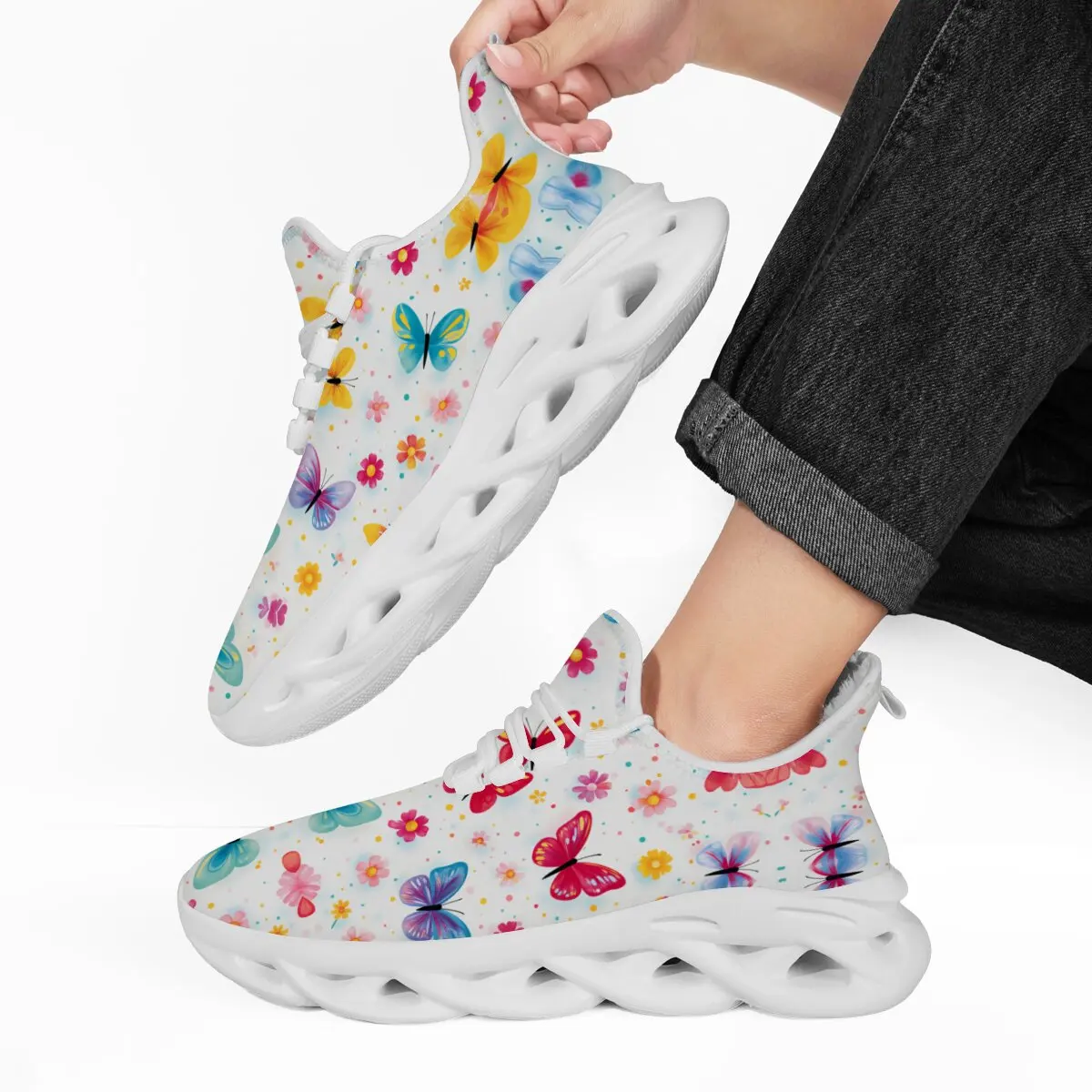 Two-tone Soft-soled Butterfly Color-blocking Fashionable and Niche Lace-up Hollowed-out Large-sized Couple's Casual Sports Shoes