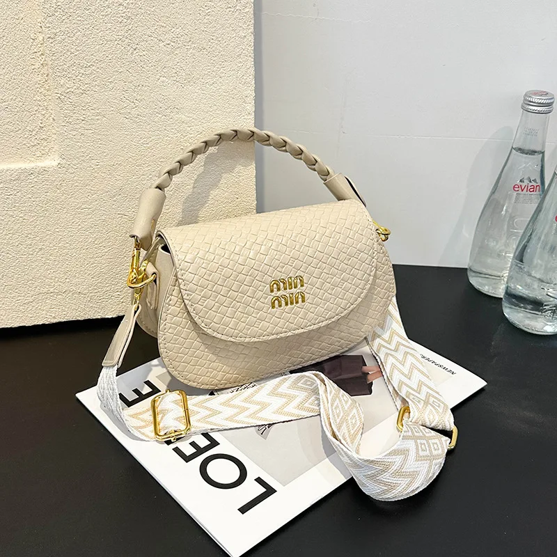 

2025 New Women's Saddle Bag Niche Quilted Crossbody Purse Wide Strap Fits Phone Luxury Shoulder Bag Casual Chic Tote