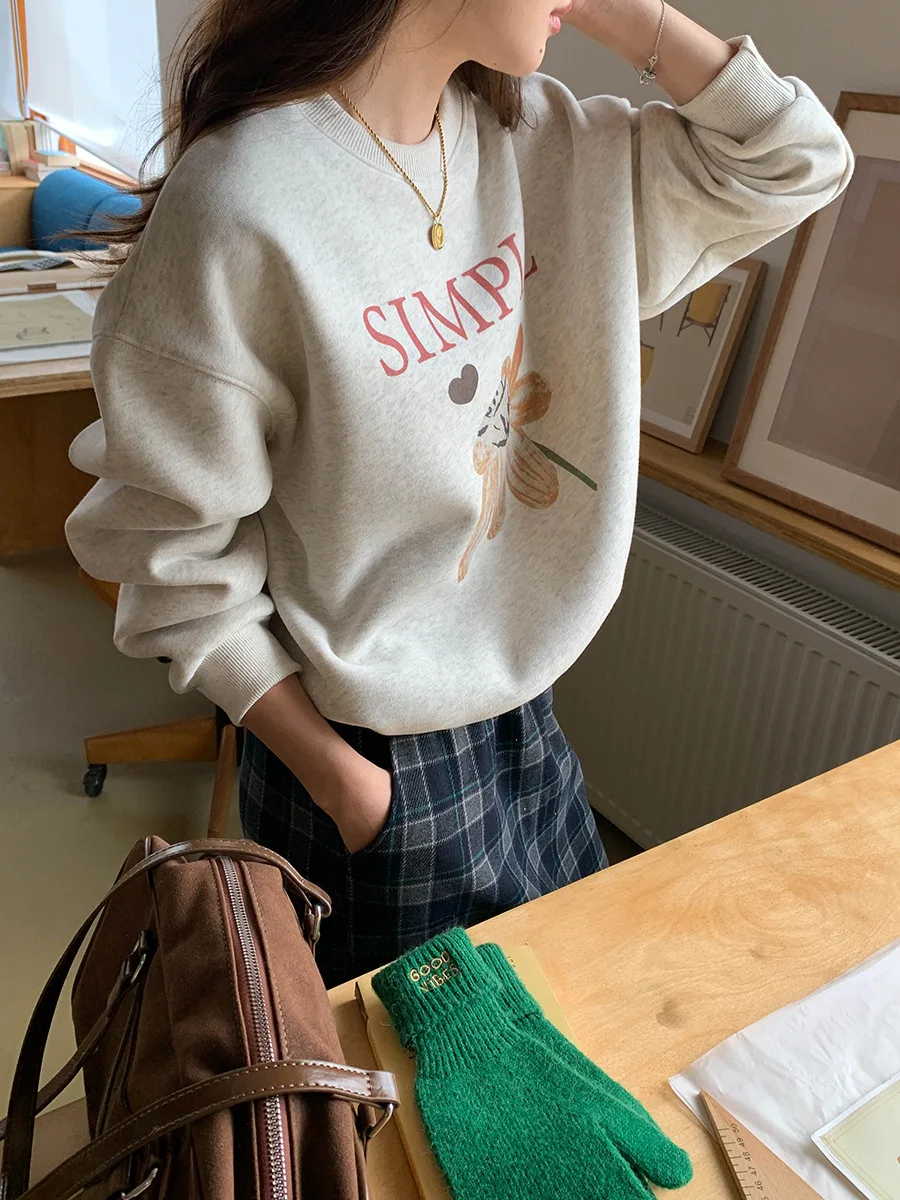 بلوفر نسائي مخملي بأكمام طويلة كاجوال مطبوع برقبة دائرية لمجموعة الخريف والشتاء الجديدة