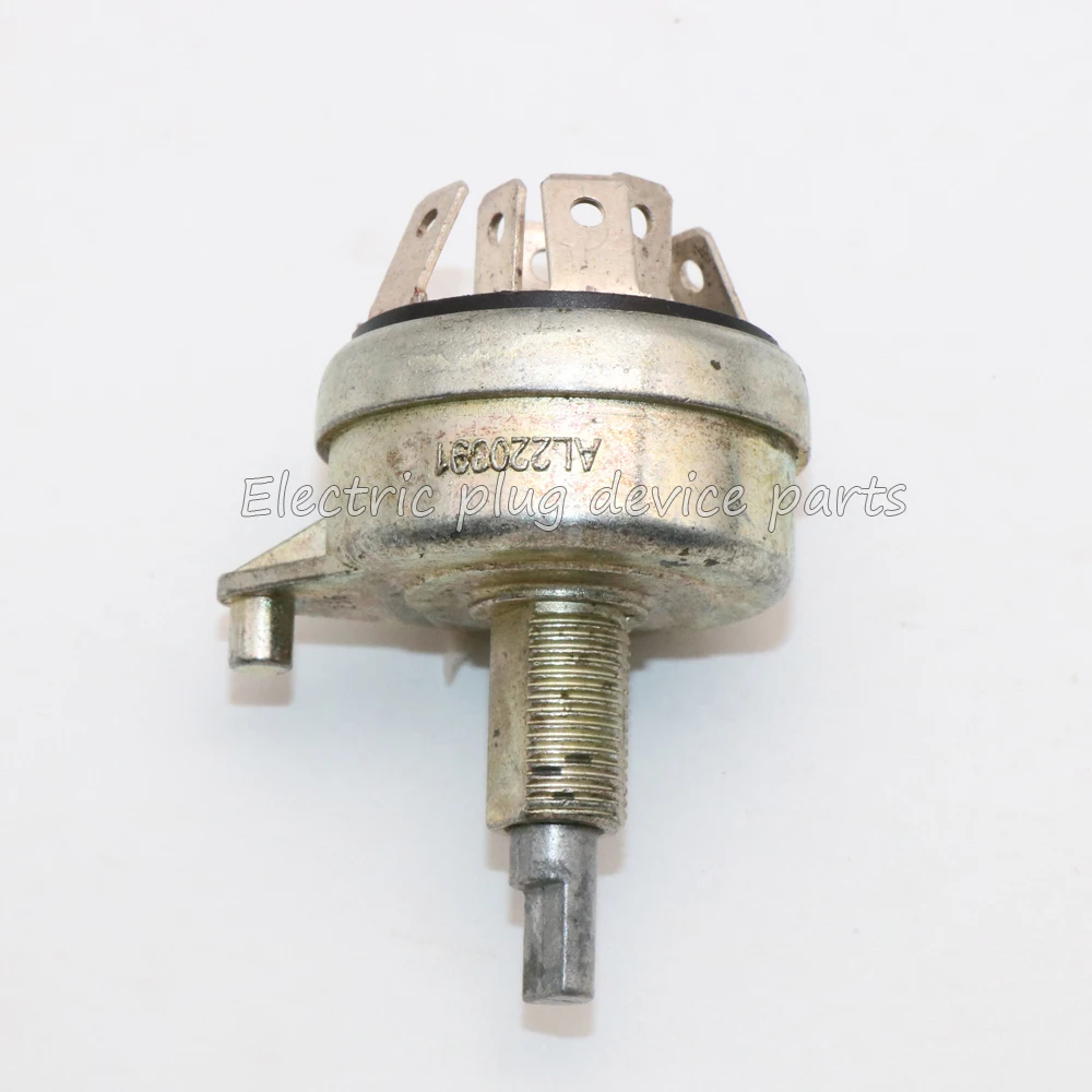 

AL220391 RE154222 Light Switch for John Deere Tractor 3B-404 5-750 5-900 6E-1004 1854J 2904 5055E 5100M 6090 MC