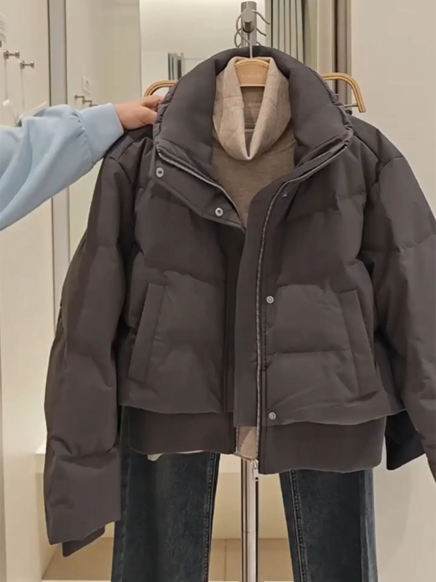 

Sli ey ort Puffer Jaet Women's Winter 2025 New Stand Collar Thiened Bread Sle Coat Warm Polyester Fiber