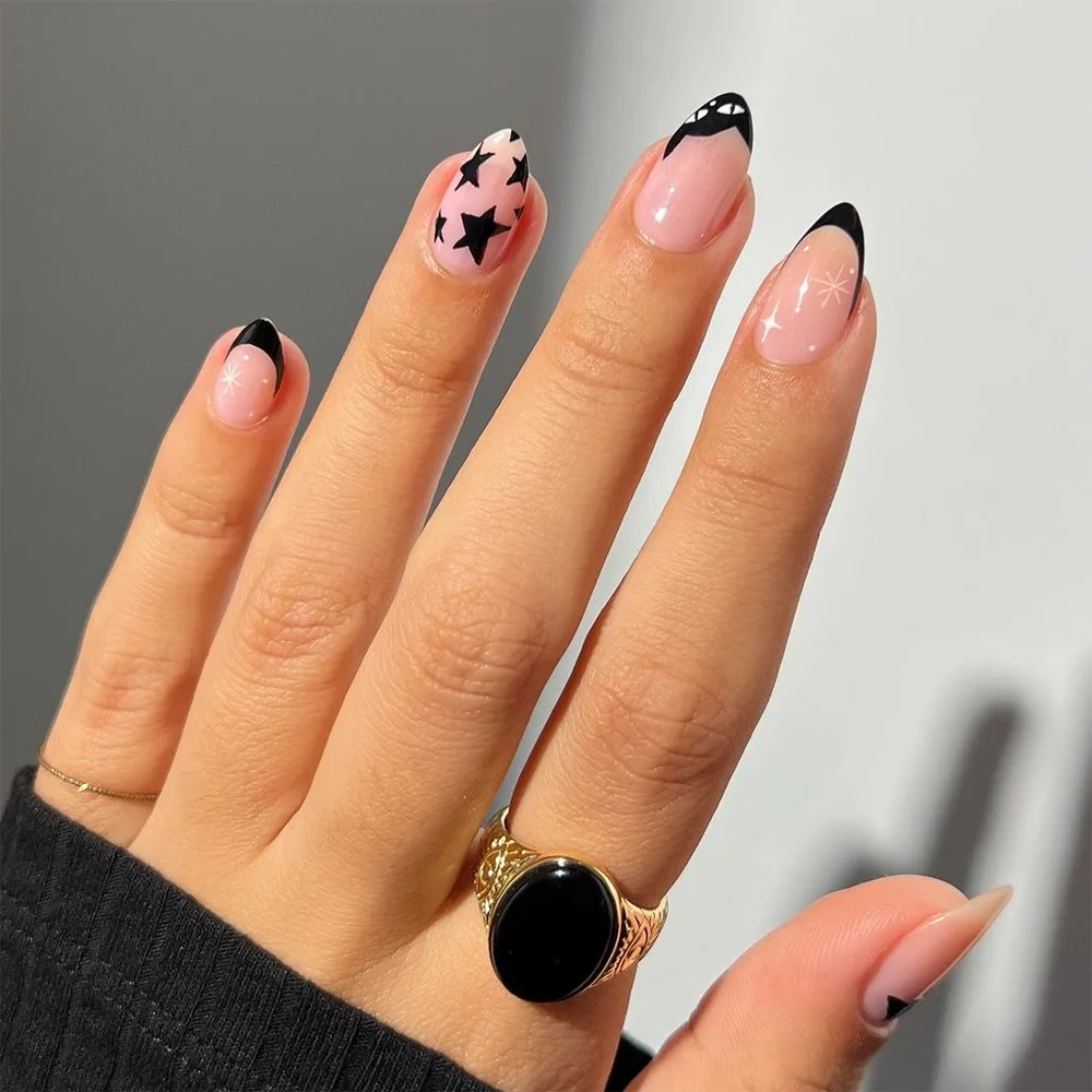 

24PCS French Black Press on Nails Finished Short Almond Nail Art European and American Sweet and Cool Spicy Girl Fake Nail Tip