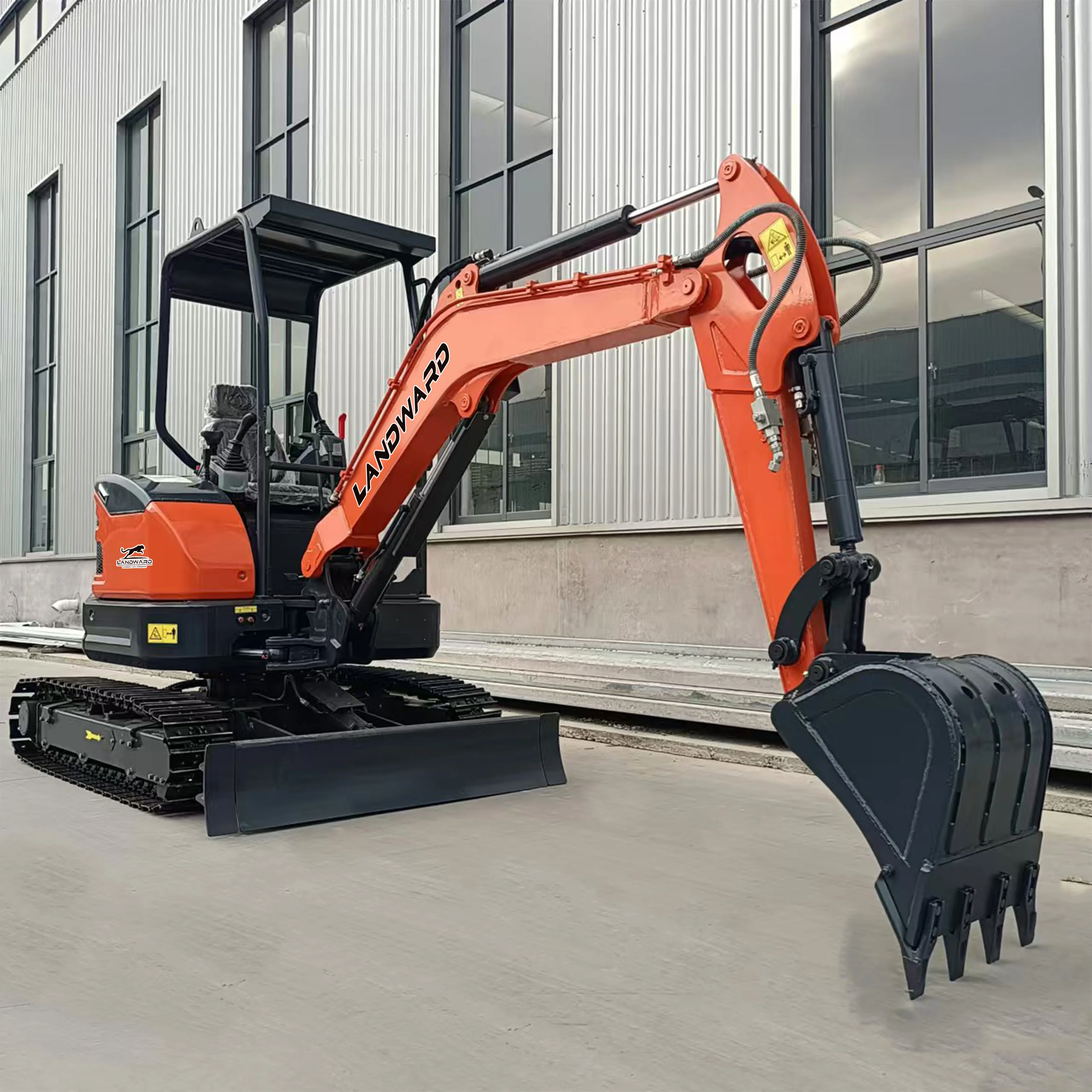 

High Quality Yanmar Engine 2.5 Ton Small Excavator Earth Excavation Tools Wholesale Home Crawler Mini Digger CE EPA Customized
